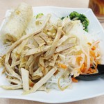 金滿都 越南餐廳 - 越南春巻拼雞絲撈檬粉