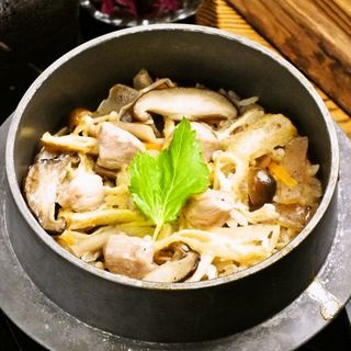 中山手通店限定菜單：使用京都雞肉的雞肉鍋飯