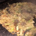 Okonomiyaki Monja Rin - 土手など作らず高温で一気に仕上げます