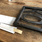 ほうとう不動 - お箸と鍋敷き   南部鉄器頑張れいいね