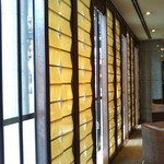 カフェビーパスト - 店内の窓際