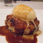 OGINO organic Restaurant - 焼きたてマロンパイ　塩バターキャラメルソースとバニラアイス(600円)