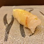 すし家 一柳 - 平目 コリコリで鮮度いい