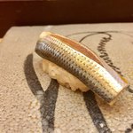 すし家 一柳 - 9. 小肌 酸味がいい感じ