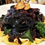 自然派中華 クイジン - 牛頬肉とビーツの柔らか煮と縮みホウレンソウの餡掛け和えそば タリアテッレ