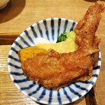 自然派中華 クイジン - 仔牛タンと岩津葱の四川唐辛子煮の和えそばセット 副菜　手羽先の海老味噌揚げ 