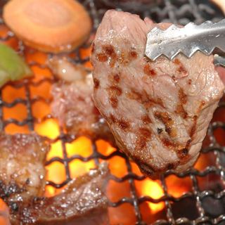 【看板料理】ボリュームステーキを特製ソースで！