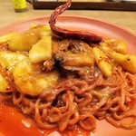 自然派中華 クイジン - 海老とパクチー､洋梨のトムヤム和え麺(唐辛子麺)