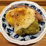自然派中華 クイジン - 松茸とフカヒレ白湯煮込み餡かけ湯麺セット副菜  帆立とあやめ雪かぶのフリット 蕪のソースとピリ辛パウダー 