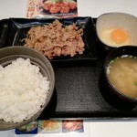 Yoshinoya - 牛皿定食です。(2019年2月)
