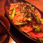 宮崎地鶏と鍋の酒処 じどりーにょ  - ｱｽﾊﾟﾗ、ﾄﾏﾄ～♪