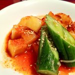 炭火焼肉 新宿 柳苑 - キムチ