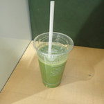 ベジテリア - ドリンク写真:緑の健康バランス30品目　Lサイズ　510円　前にもどこかで飲んだことあるけど、ギフトカードの支払いに手頃ミャったし、おいしく喉の渇きを満たすミャ