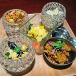 エリックサウスマサラダイナー - スパイシーなおすすめ前菜5種盛り合わせ