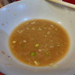 ラーメン二郎 - レンゲですくって～腹パンパンごちそうさま