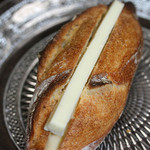パン工房 夢風車 - 吉田牧場のカマンベールチーズのPerfect Cheese France 