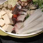 Ikeike Gyo-Gyo - コースの寄せ鍋（海鮮もちゃんと入ってるけど、野菜も多くて腹パンパンに 笑）