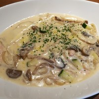 カラーズ - もちもち生パスタのタリオリーニに、明太子や茸、ズッキーニの濃厚クリームソースがからむ！