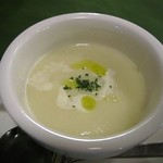 Shitorasu - 夜ランチ の スープ：カリフラワーのポタージュ