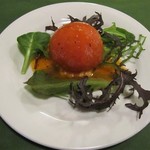 Shitorasu - 夜ランチ の サラダ：完熟トマトのファルシーサラダ