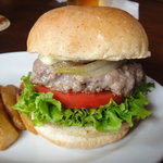 パントリー コヨーテ - クラシックビーフバーガー