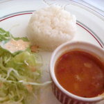 ザ・ティフィン - ダルスープ、ライス、サラダ