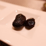 プライム リブ ゼン - お通し
      コーヒーの味付けの花豆