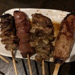 Sumibi Yakitori Eki - 〇レバー90円　△皮100円　〇つくね200円