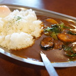 ハッピーハッピーカレー - 温玉サービス