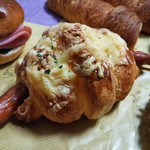 Bebe - ソーセージクロワッサン