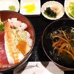 Uono - ランチ海鮮丼（ご飯小盛り）