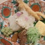 天草産鱧の叩き　胡瓜　梅肉