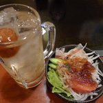 Kintarou - 梅サワーとランチのサラダ