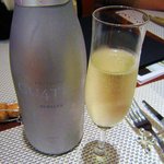 ビストロ ダイア - 先ずは泡で乾杯