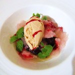 ビストロ ダイア - 林檎のキャラメリゼ　タルト・タタン風　シナモンアイス添え