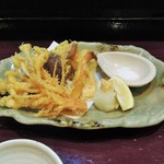 酒肴商店 アジト - きのこの天ぷら
