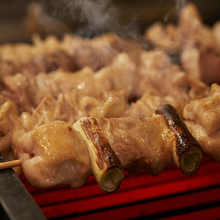 First of all, this is it! Cheap, delicious, and full of volume <<Yakitori>>!!