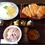 Tonkatsu Hamakatsu - ロースとヒレかつ定食(赤みそ、麦いりご飯)