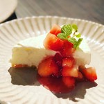 itariambarutao - ランチデザート   自家製レアチーズケーキ