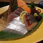 郷土料理かどや 大街道店 - お造り三種盛り　太刀魚、しまあじ、はまち