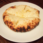 ダバ インディア - チーズクルチャ(530円)