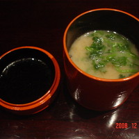 神楽坂 石かわ - 椀盛　赤座海老・芹・牛蒡・鯨ころの白味噌椀