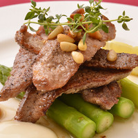 イベリコ豚セクレトの塩焼き　アリアリソース添え