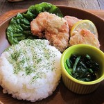 Rozu Kafe Kaze No Ga-Den - 本日のランチ（丹波地鶏の塩唐揚げ）　アップ