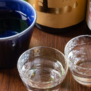 お料理に合うお酒を豪用意しております。