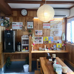 いなもく - 温かみのある店内。