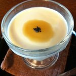 無縫庵 - しょうゆプリン　320円（持ち帰りもあり。250円みたいです持ち帰りはちょっと小さいのかも？）