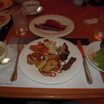 ブラッセリー 「チェッカーズ」 - 取り過ぎ?　ほんの第一回目です