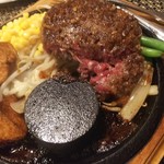 おとなのヒッコリー - ハンブルステーキ、中身レア♪