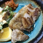 楽や - 黒豚バラ網焼きのアップ